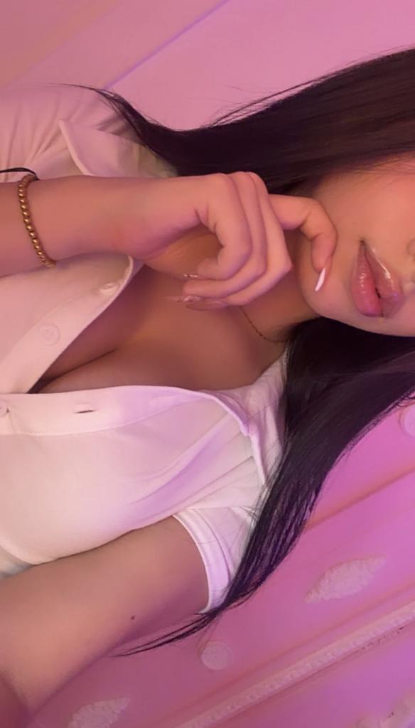 745088641: Chica busca chico en Tenerife