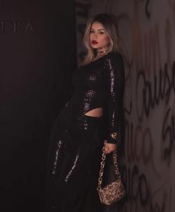 647271223: Chica busca chico en Sevilla
