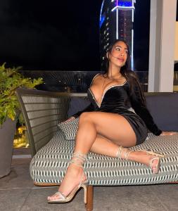 632886402: Chica busca chico en Gerona