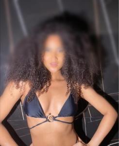 631662036: Chica busca chico en Barcelona