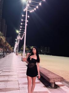 691942592: Chica busca chico en Barcelona