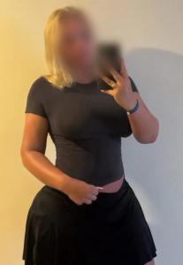 624885411: Chica busca chico en Sevilla