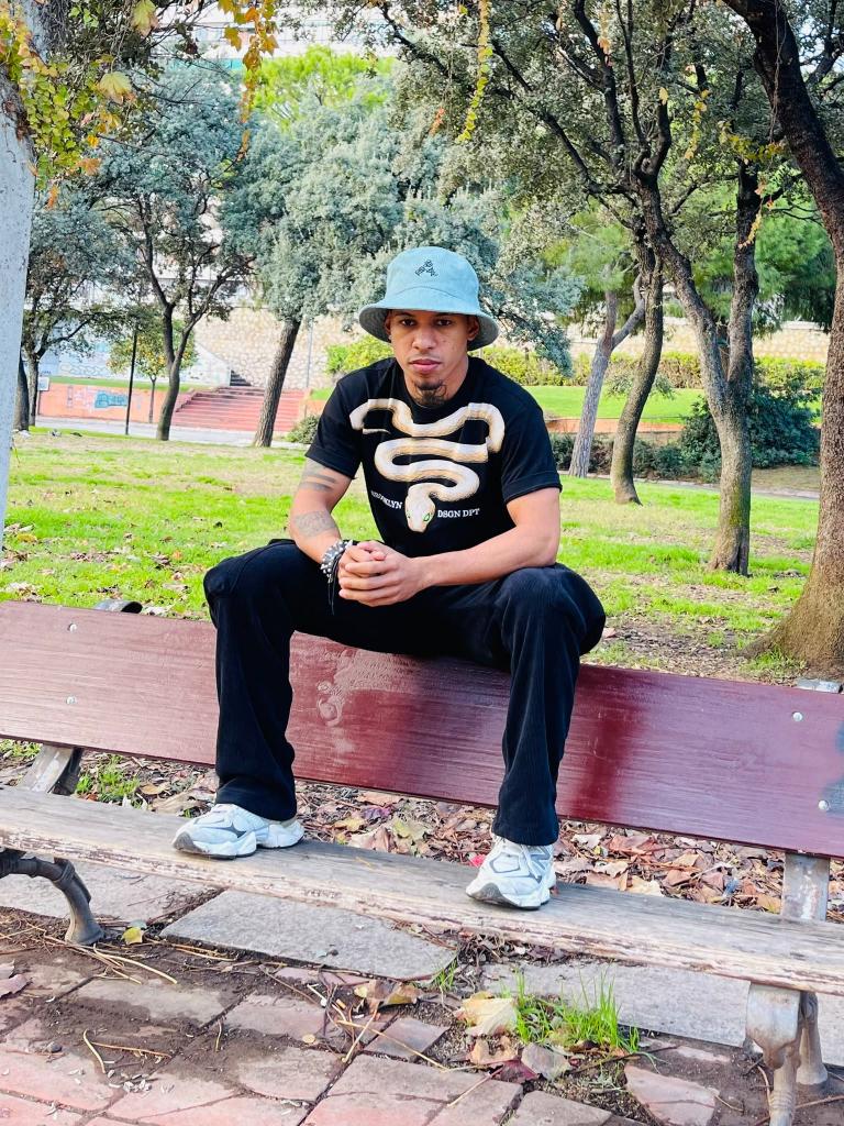 613475054: Chico busca chica en Valladolid