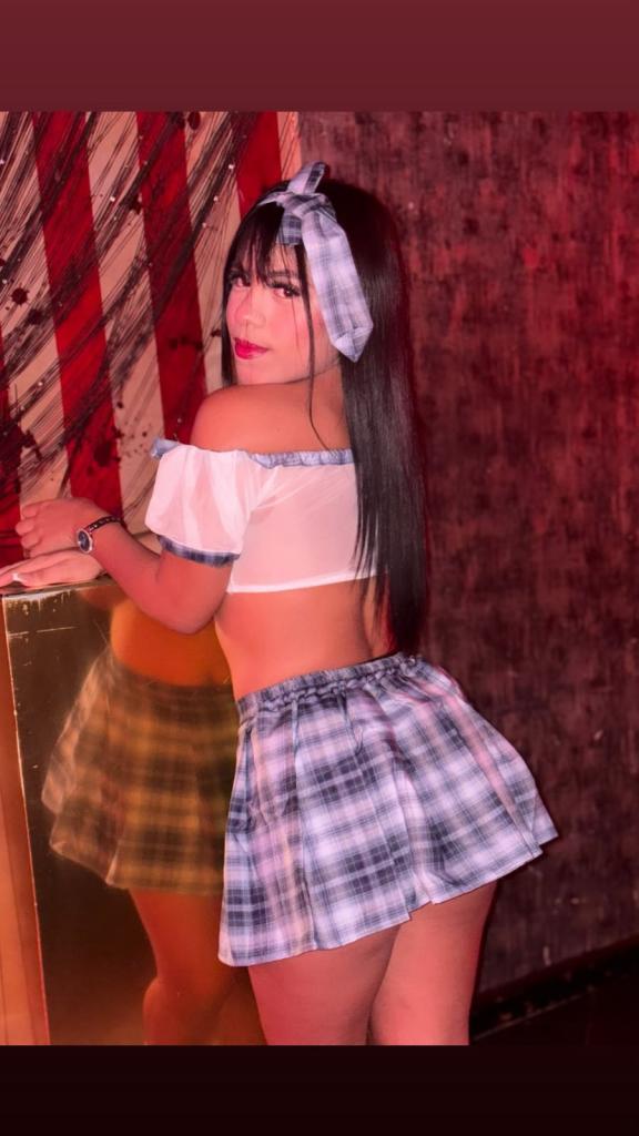 647163074: Chica busca chico en Málaga