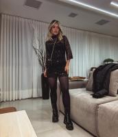 647271223: Chica busca chico en Sevilla