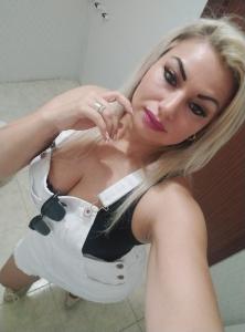 Chica busca chico en Huelva: 