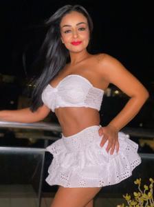 Chica busca chico en Ibiza: 