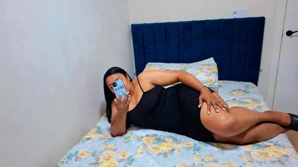 611217593: Chica busca chico en Gerona