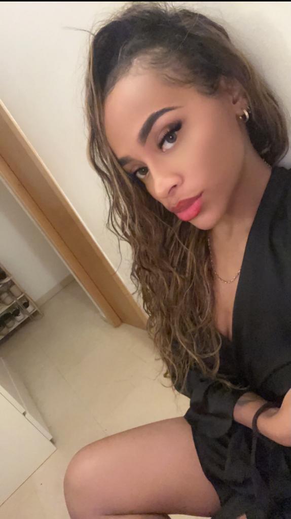 Chica busca chico en Tenerife: 