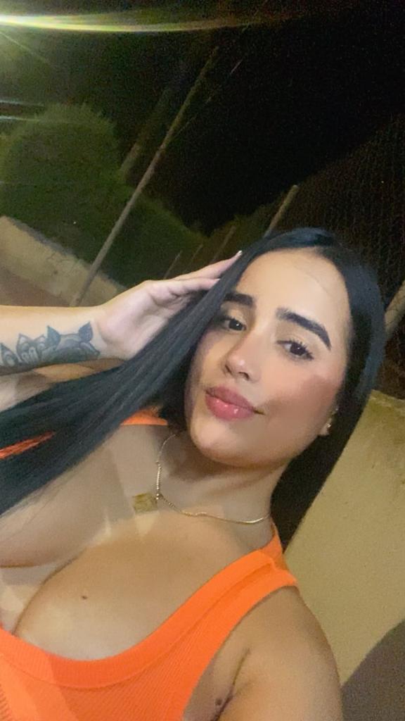 661589973: Chica busca chico en Sevilla