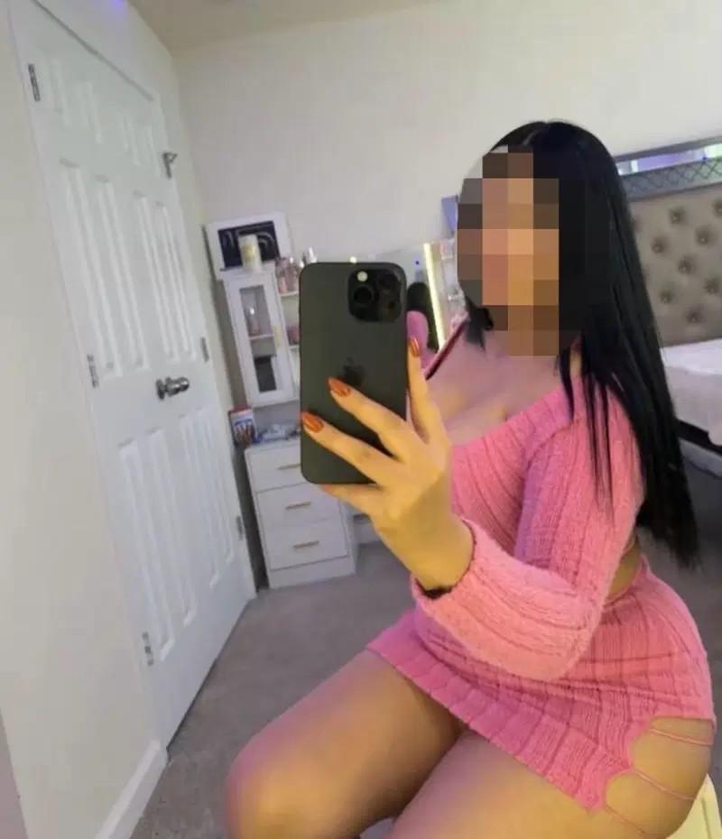Chica busca chico en Huelva: 