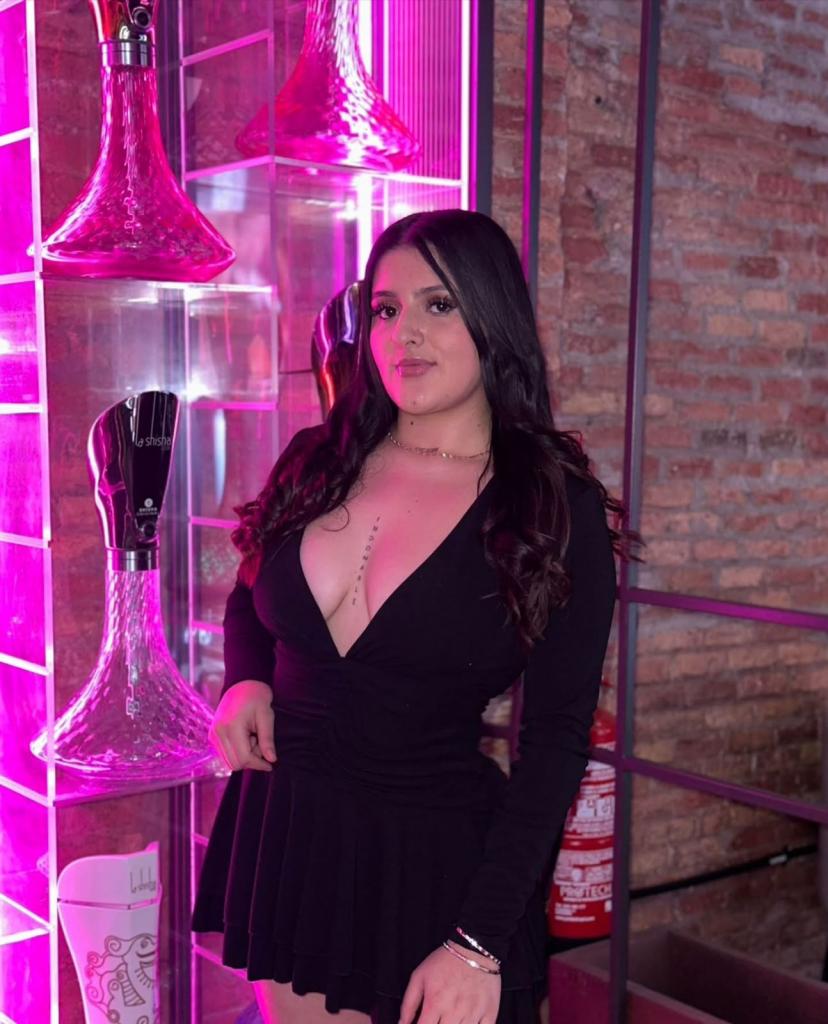 614008316: Chica busca chico en Barcelona