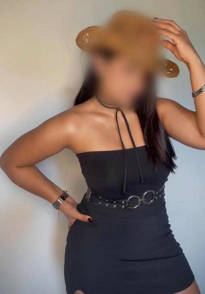 745030697: Chica busca chico en Tarragona