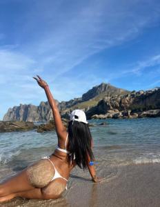 613259452: Chica busca chico en Valencia