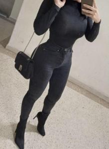661235946: Chica busca chico en Madrid