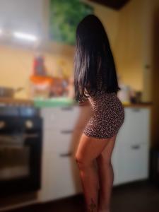 645823530: Chica busca chico en Ibiza