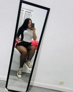 613259452: Chica busca chico en Valencia