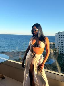 745072495: Chica busca chico en Alicante