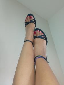 672416188: Chica busca chico en Cuenca