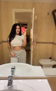 614008316: Chica busca chico en Barcelona