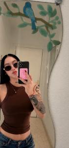611318465: Chica busca chico en La Coruña