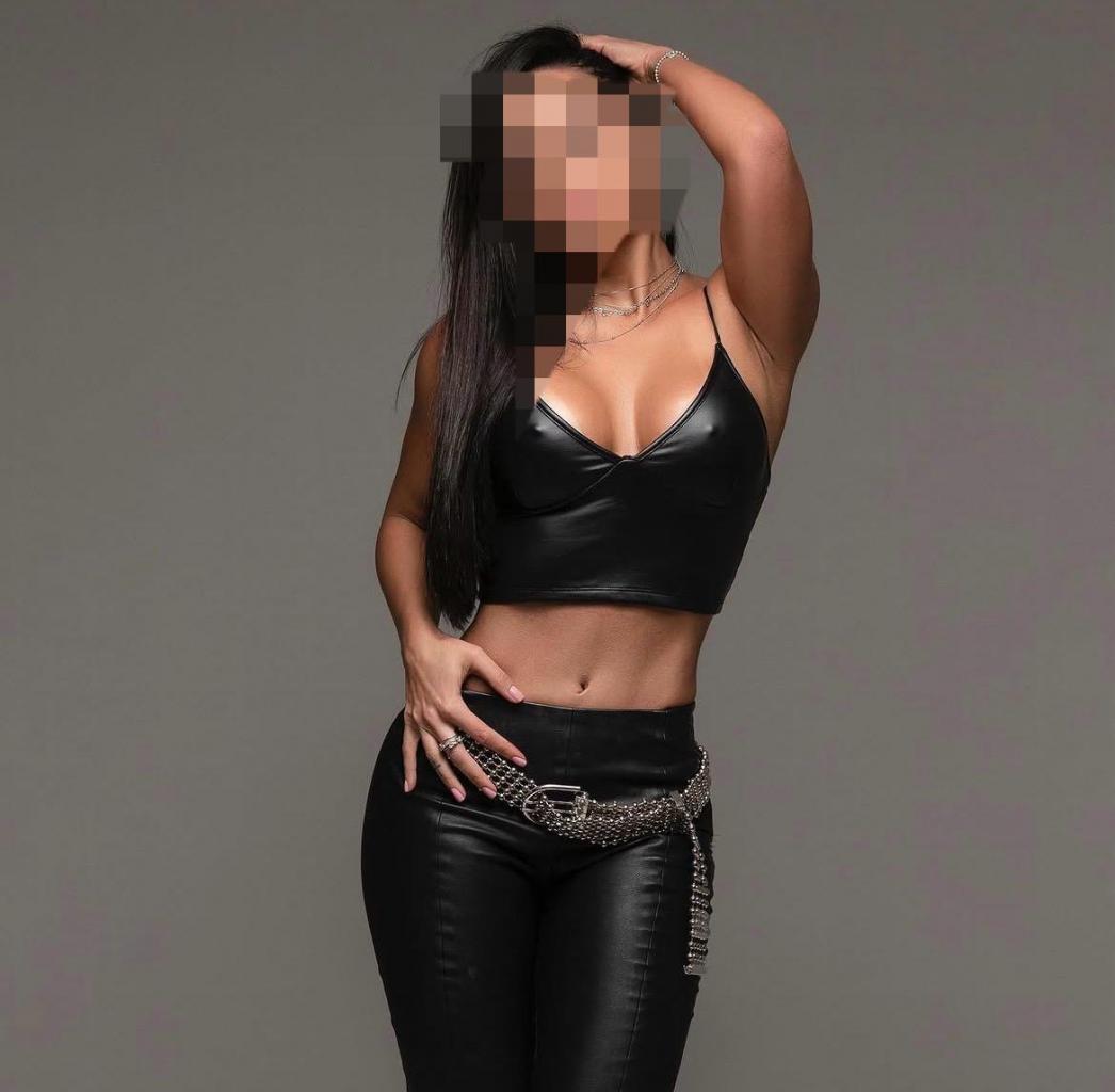 697115325: Chica busca chico en Zaragoza