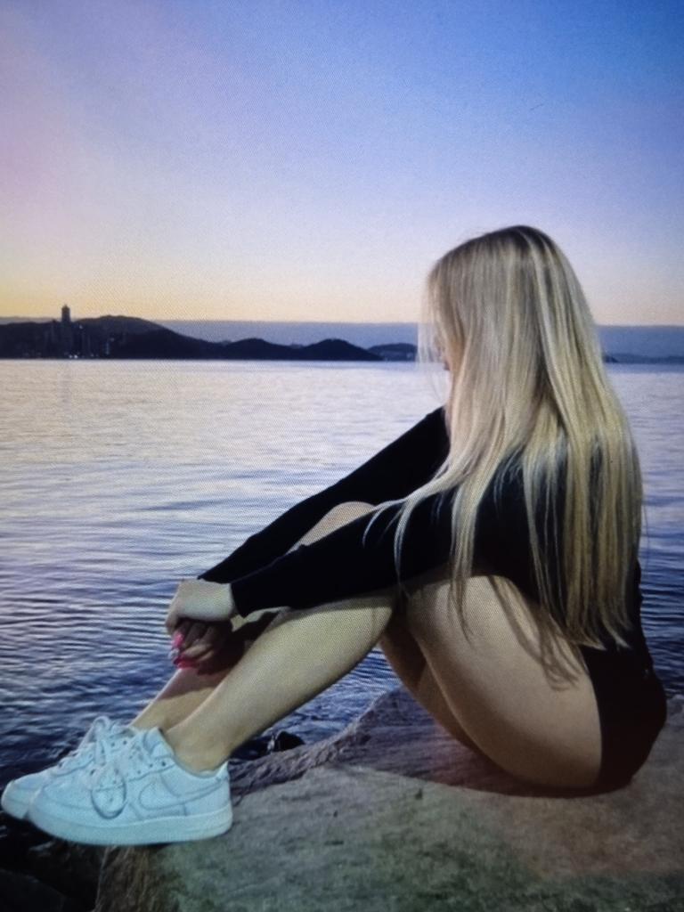 631194302: Chica busca chico en Orense