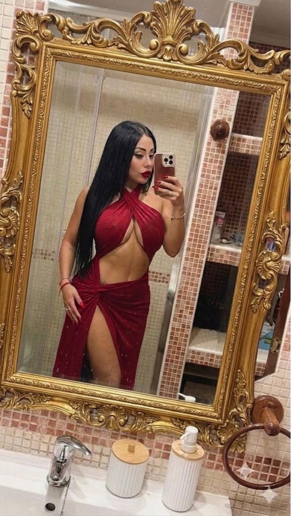Chica busca chico en Ibiza: 