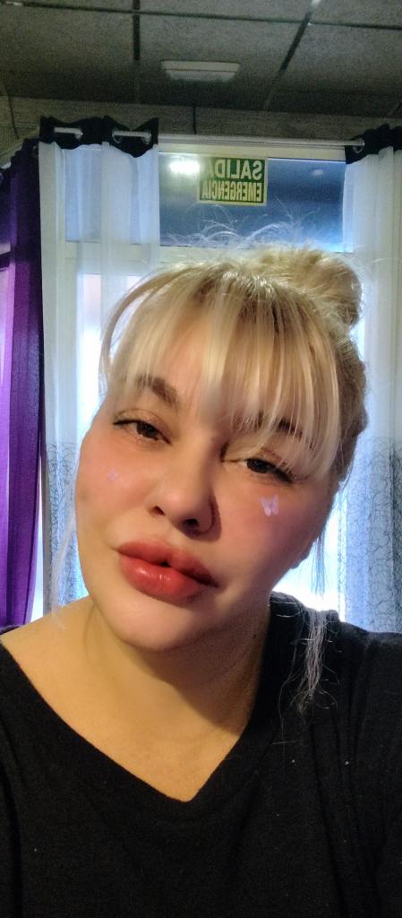 697737951: Chica busca chico en León