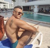 745016087: Chico busca chica en Sevilla