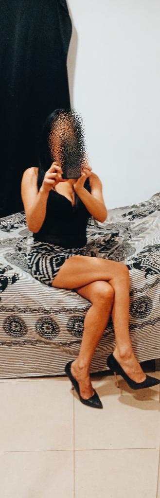 631147932: Chica busca chico en Gerona