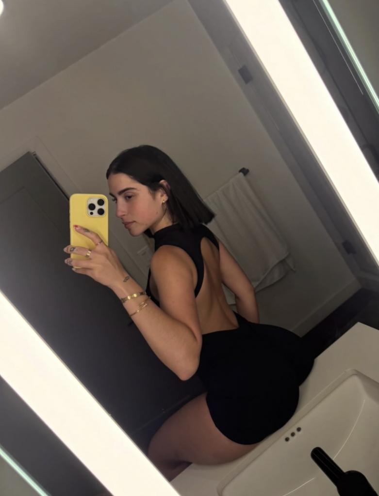 743089363: Chica busca chico en Navarra
