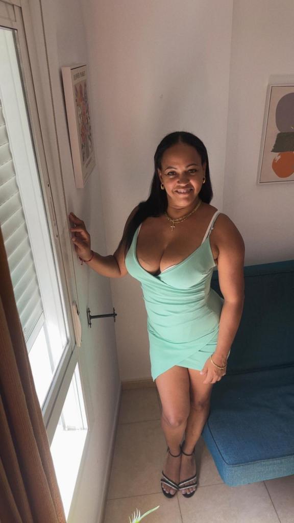 Chica busca chico en Almería: 