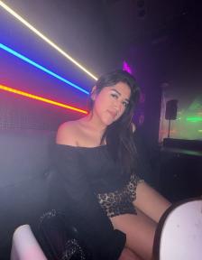 610942933: Chica busca chico en Barcelona