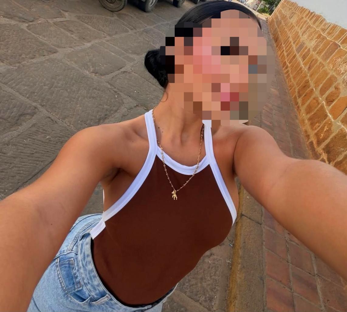 745065215: Chica busca chico en Málaga