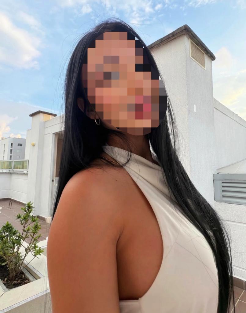745065215: Chica busca chico en Málaga
