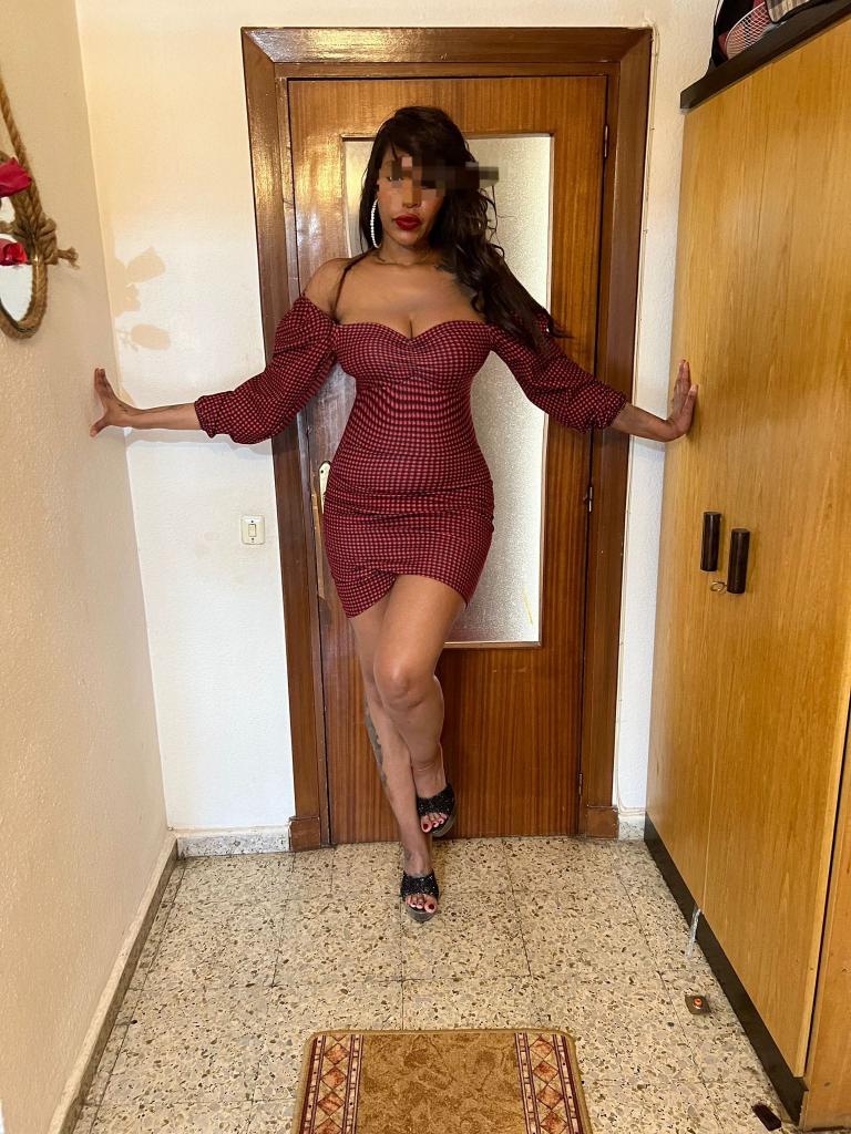 614689292: Chica busca chico en Tarragona