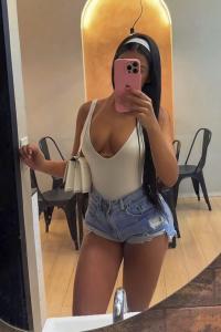 631295679: Chica busca chico en Lérida