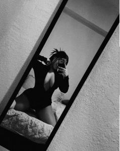 631355383: Chica busca chico en Madrid