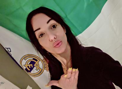 627225529: Chica busca chico en Barcelona