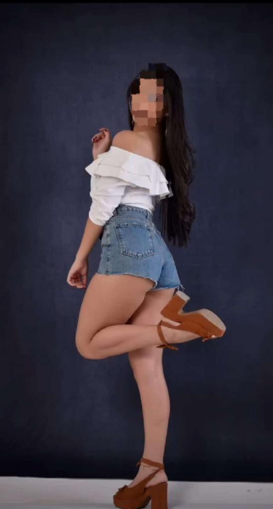 745088036: Chica busca chico en Madrid