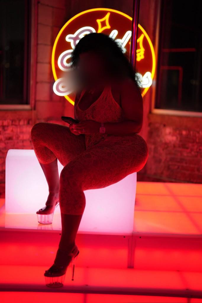Chica busca chico en Barcelona: 