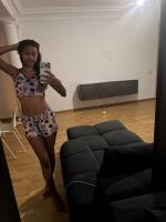 664473447: Chica busca chico en Barcelona