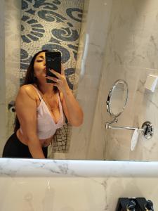 Chica busca chico en Granada: 