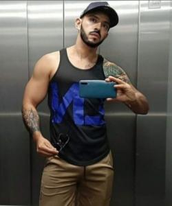 650711434: Chico busca chica en Barcelona