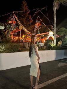 613737544: Chica busca chico en Barcelona