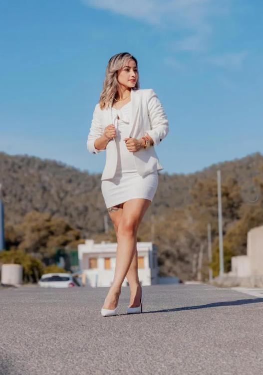 Chica busca chico en Ibiza: 