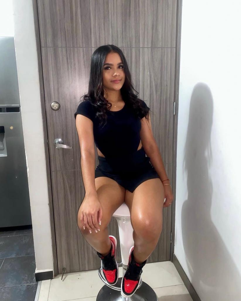 Chica busca chico en Tenerife: 