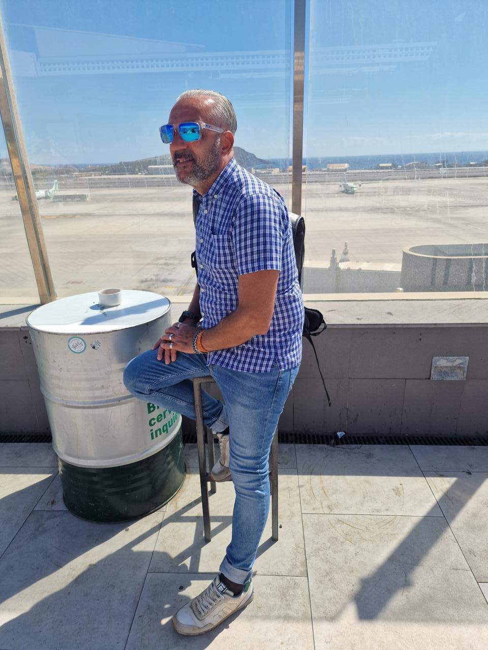 Chico busca chica en Granada: 