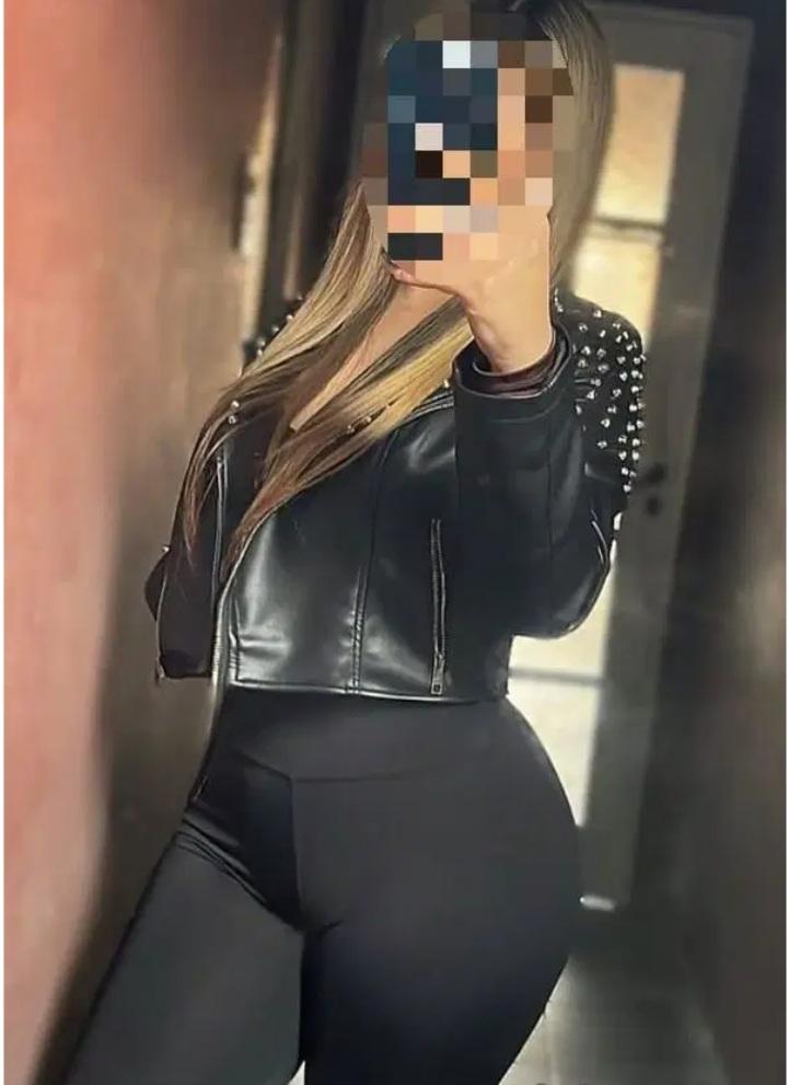 Chica busca chico en Huelva: 
